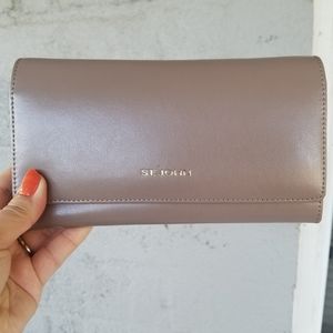 St John continental wallet